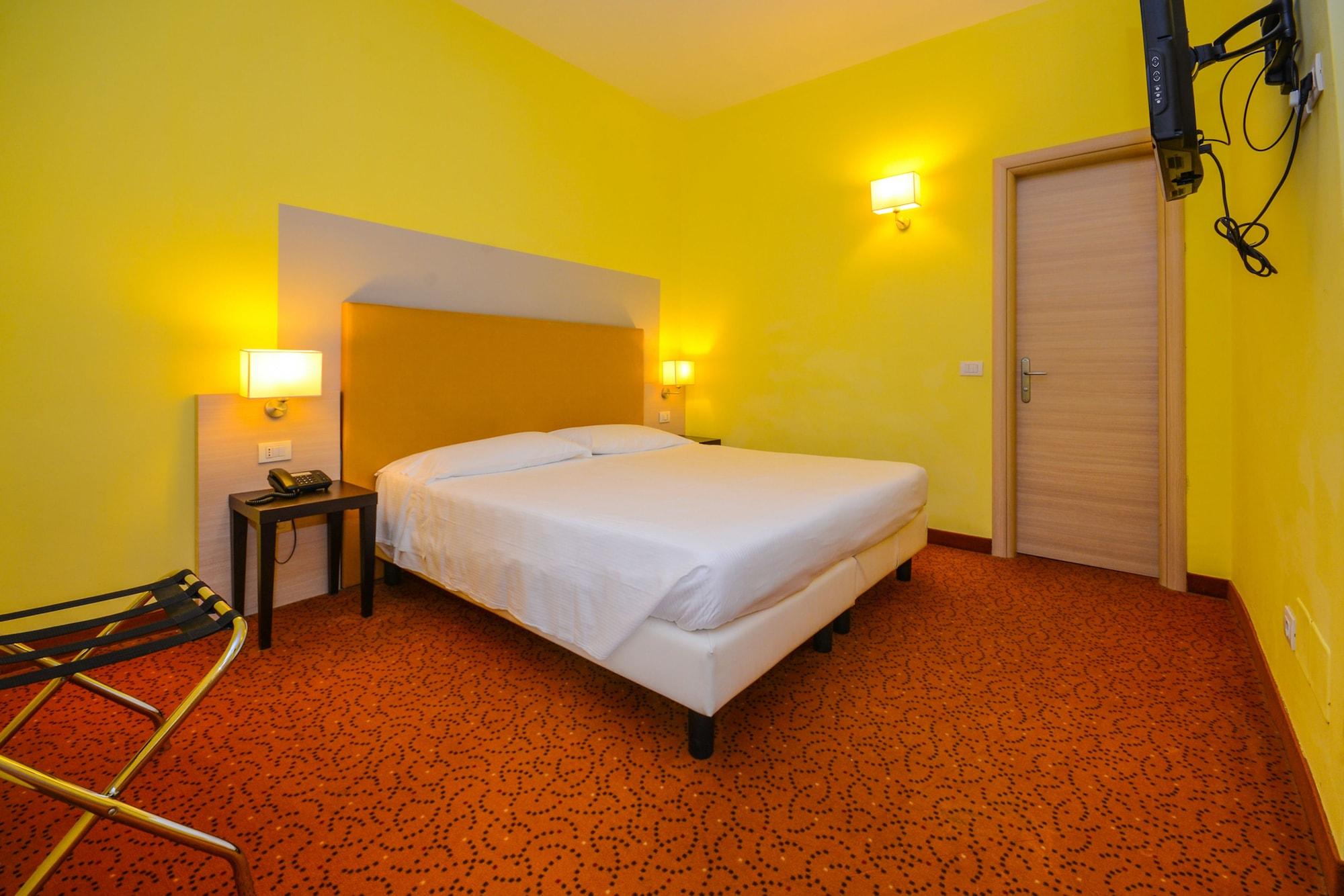 Regal Hotel Брешия Экстерьер фото