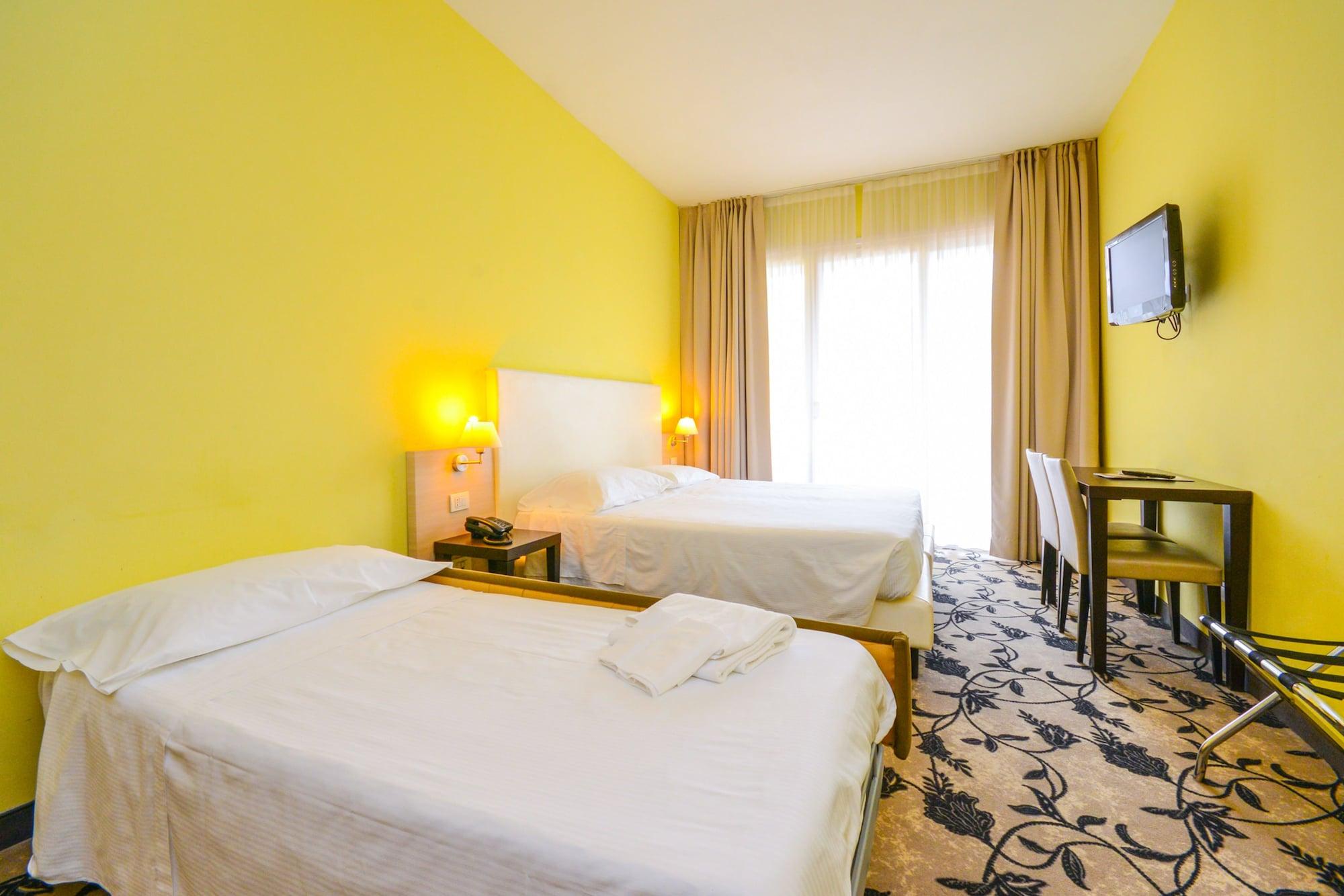 Regal Hotel Брешия Экстерьер фото